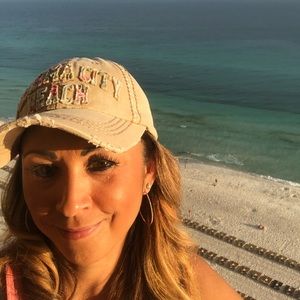 Meet your Posher, Roxanne